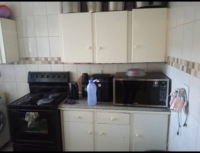 1 BEDROOM SECTIONAL TITLE FOR SALE IN PARKDENE